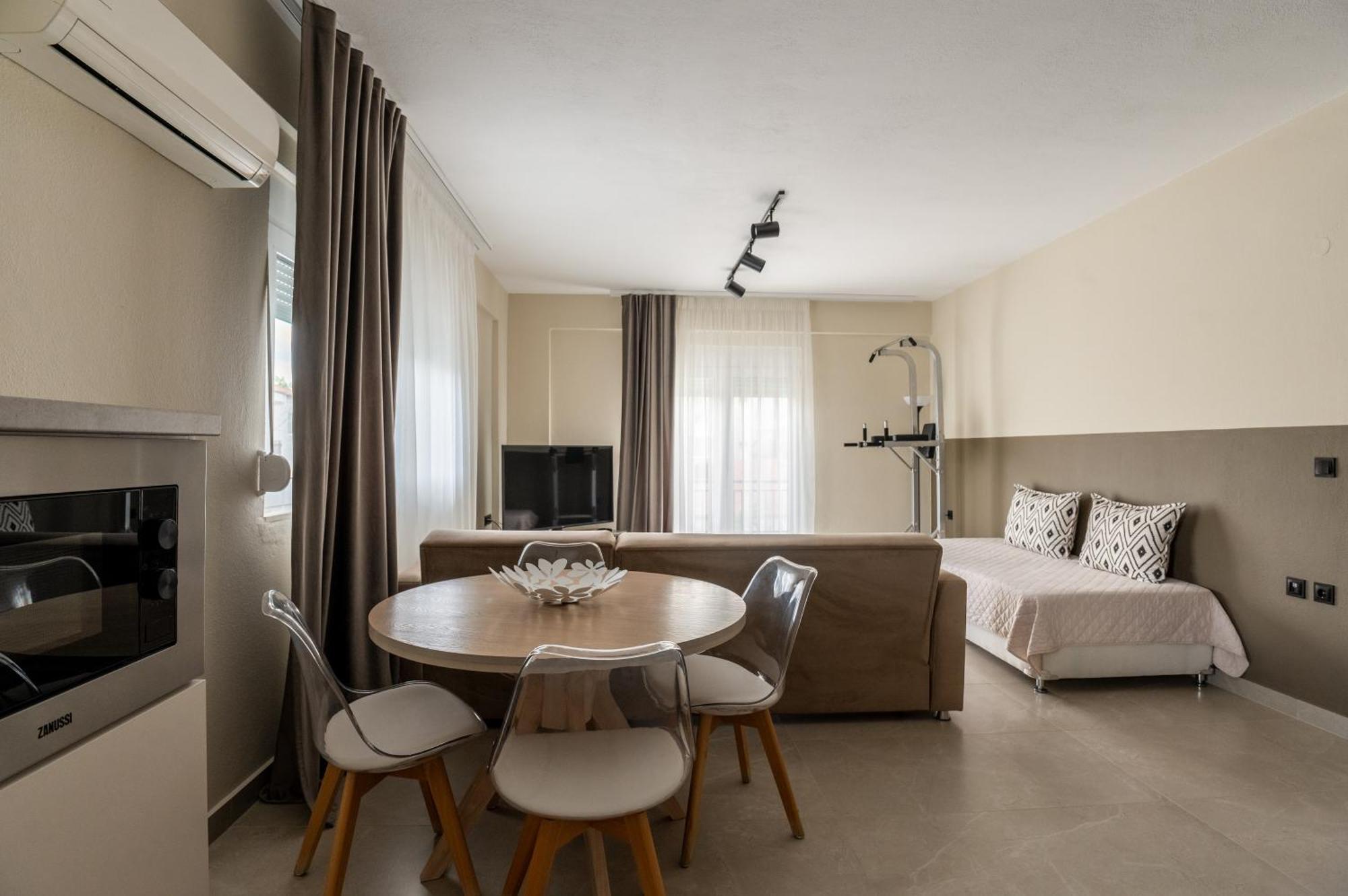 אורסטיאדה Likehome Apartments מראה חיצוני תמונה
